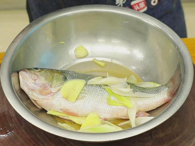 “立秋到，贴秋膘”，建议：少吃西瓜和苦瓜，多吃5道“硬”菜
