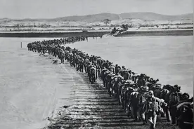 建国初期我国欠86亿军火债，苏联向我国逼债，毛主席：五年内还清图片