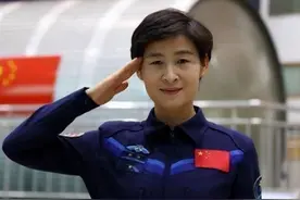 航天女英雄刘洋：丈夫在火箭起升空夜欺骗自己，她落地选择了原谅图片