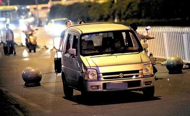 黑龙江一女子搭黑车，被强奸时主动配合，笑称：别伤害我,随便玩
