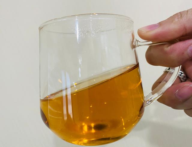 寿眉白茶产量大，人气高，是口粮茶的首选