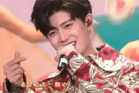 春晚男星谁最帅？45岁陈坤状态极佳，任嘉伦太迷人，朱一龙显疲倦图片