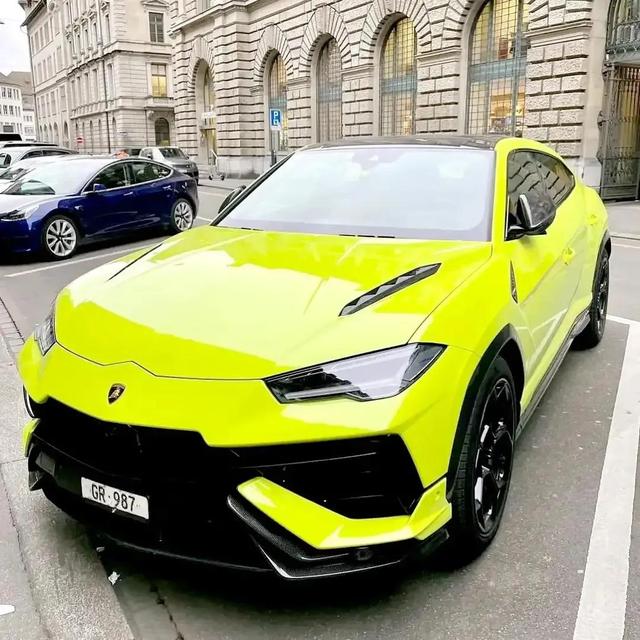 全屏超高清的超跑豪车壁纸 .欣赏一下 ！#创作灵感