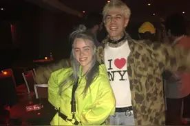 碧梨新男友？二人牵手同游！粉丝：11岁年龄差，达咩图片