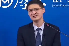 曾经让人敬佩的律师，现被人怒斥，罗翔你为什么不闭嘴！图片