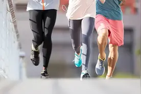 老话说：做到“早起2宜，饭后2不急”，若能坚持，收获更多好处图片