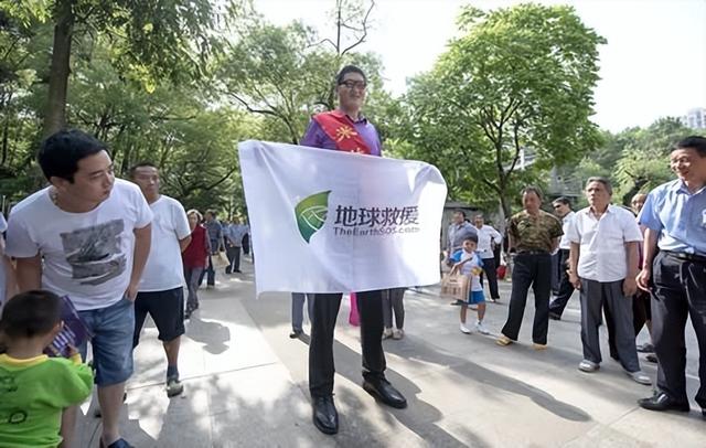 一亿米的巨人美女是谁 一亿米的巨人美女古风