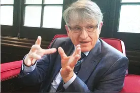 诺贝尔奖得主用量子理论证明灵魂不灭,人死后变特殊形态,回到宇宙图片