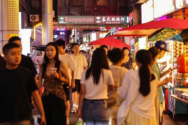 贵阳太平路，越夜越精彩！