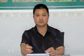 红土地里挖出“金土豆”图片