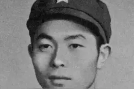 对越反击战时，我军爆破筒被越军推出堡垒，一战士想出绝妙方法图片