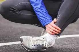 脚踝扭伤后大多数人都做错了，如何紧急处理才正确呢？图片