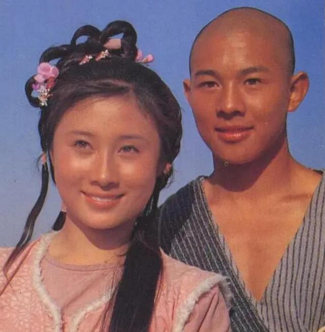 丁岚：曾火遍全国移居国外，回国经商成亿万富婆，58岁仍孤身一人