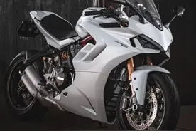 杜卡迪不止有红色，白色的Super Sport950也很帅图片