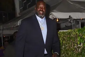 又胖了！50岁奥尼尔体重400斤，女友才90斤图片