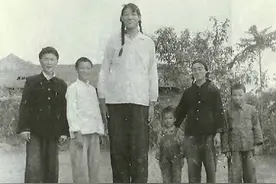 中国第一女巨人，身高2.48米，比姚明还高22厘米，年仅18岁过世图片