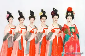 洛阳有个每天穿古装表演的女团：平均身高1米7，入团标准是体重不过百图片