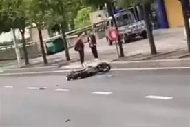 2人遇难！重庆一摩托车在隧道口发生事故图片