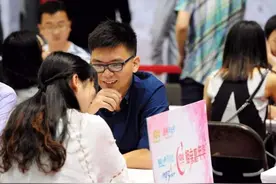 大学男教师“相亲成瘾”，8年相亲124次，每个姑娘都有独立文件夹图片