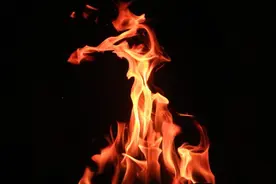 火究竟是什么物质？火是固态、液态还是气态？图片