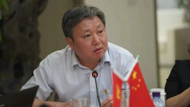 (依次为安徽省驻沪单位党委专职副书记李宗怀,宿州市驻沪联络处主任