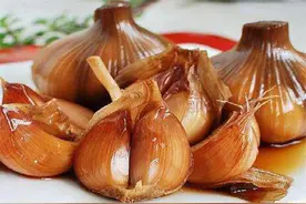 新鲜大蒜出炉，教你3种腌制大蒜方法，讲解详细，做法不繁琐图片