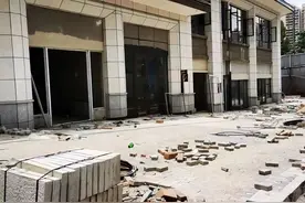 “比起每月花几千元买一个征信，停贷值得！”房子烂尾，女子私自停贷上黑名单，她把放贷银行告了图片