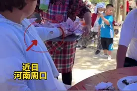 河南：婚宴大席上出现雪糕，被网友热赞：想得真周到图片
