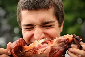 这5种“加工肉”别再吃了，肉含量少添加剂多，为了健康请管住嘴图片