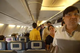 印度乘客有多磨人？成为无数空姐的噩梦，最不愿意飞的航班榜首图片