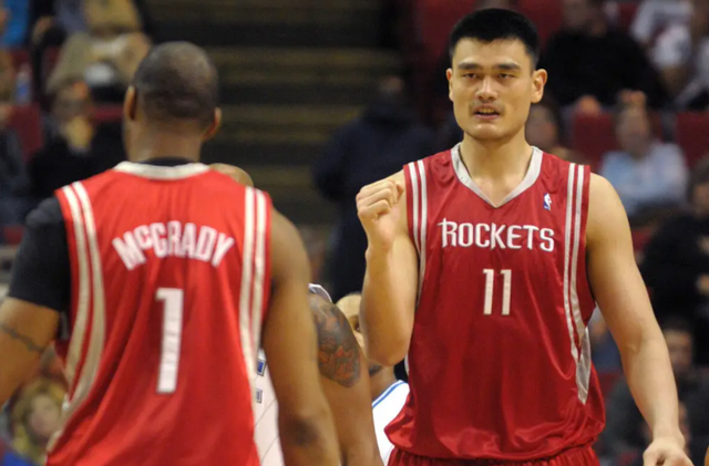 一亿米的巨人美女是谁 一亿米的巨人美女古风