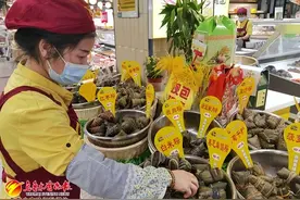 记者跑市场 | 火锅肉粽、低糖香菇黑松露粽……这些新口味粽子你吃了吗图片