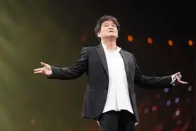 娱乐圈的爱情保质期短？周华健和妻子的爱情：一生相守，不离不弃图片