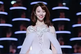 江苏卫视美女花旦主持人张纯烨图片