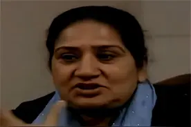 2010年，巴基斯坦夫妻带孩子来中国，一下飞机感叹：北京真发达图片