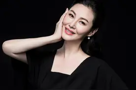 “潘金莲”王思懿年过50，身材丰腴十分性感，比年轻时更成熟迷人图片