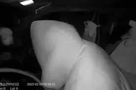 与父母赌气，凌晨时分民警在寒冷的江边劝了3小时图片