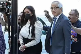 瓦妮莎的性感，从不会“藏起来”！那些大臀、大胸，这样穿很高级图片