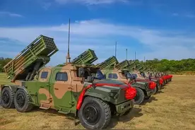 对敌人骑脸输出？东风猛士+火箭炮组合，火力不足恐惧症还能治吗图片