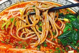 酸汤荞麦面开胃爽口，低脂营养又丰富，很受大家喜欢图片