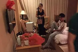 内蒙古4男子花1000约女主播，轮流与其发生关系，嫖娼也能AA制？图片