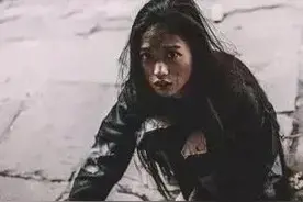 远嫁非洲的校花陈怡，婚后遭到虐待，让人心疼图片