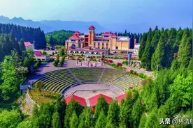 贵州、云南、四川交界有一座避暑城市，海拔1200米，白天穿长袖图片