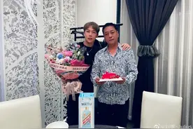 歌手刘维父亲今日因病去世，享年67岁，母亲四月份先离开人世图片