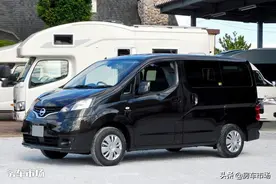 日产NV200露营房车功能多，平时代步周末旅行，内设两人用卡座床图片