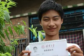 2017年庞众望高考744分，清华校长亲自登门欢迎，进门后却傻眼了图片