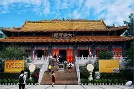 女明星爆料尼姑与两个和尚结婚，白天拜佛念经，晚上私生活混乱图片