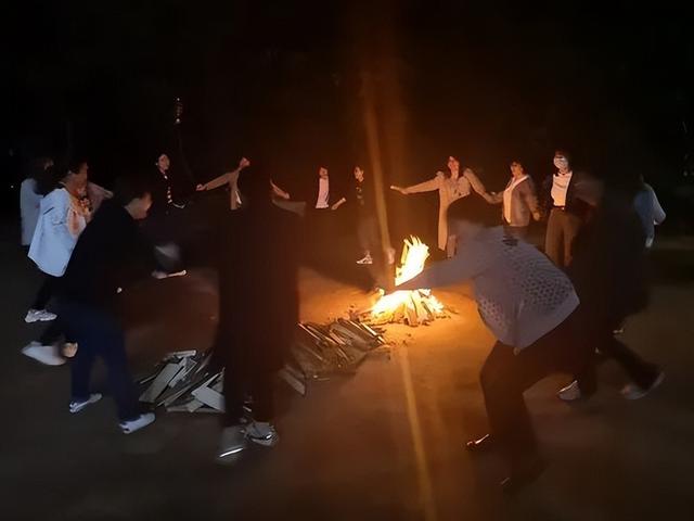 ��ÿ�ҽ���Ž��ʢ�������������õ�����ܽ�