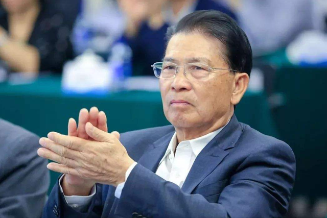 美的集团上半年赚150亿元,二季度盈利负增长,买小米