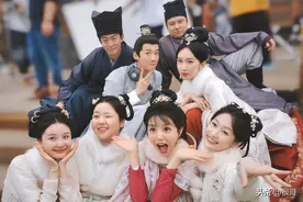 《卿卿日常》的女演员换上现代装，一个比一个惊艳，谁让你心动？图片